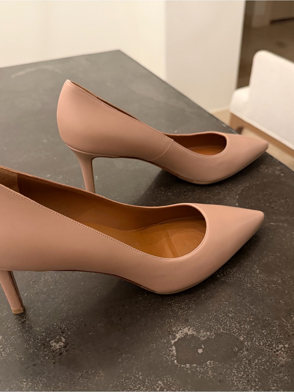 Aquatalia Blush Pink Pointed Toe Pumps Never Worn